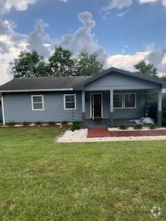 Building Photo - "Charming 3-Bed Home in Asheville with Coz...