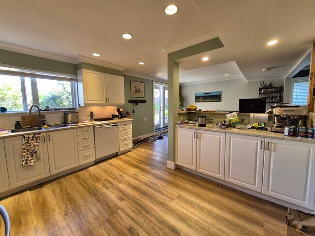 941 Avrill Rd