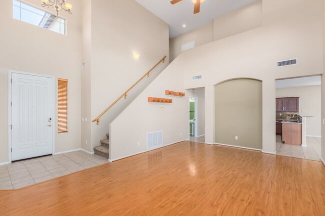 Photo - 1462 W. Roadrunner Dr.