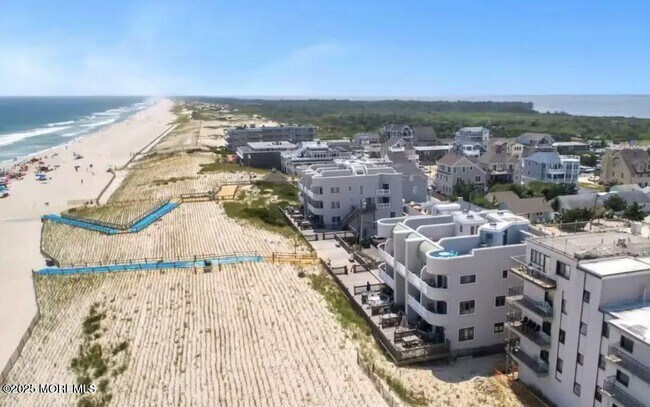 Building Photo - 2108 S Ocean Ave Unit 201