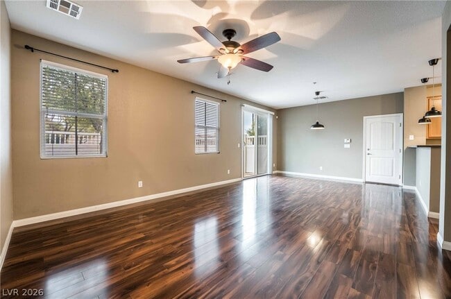 Photo - 3220 Color Collage Walk