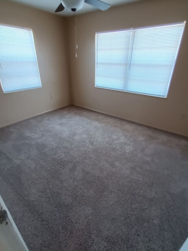 Photo - 1924 Honour Rd Unit 4