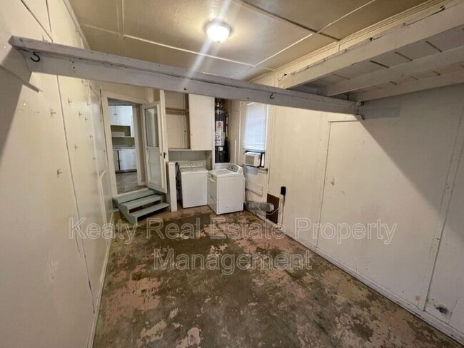 Photo - 409 Silkwood St