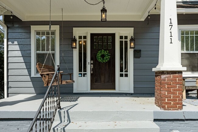 Photo - Charming 3BR/2BA home in the heart of Lock...