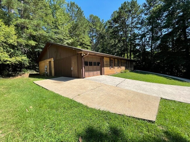 Photo - Secluded 2/1.5 Apartment East Rome $1,095