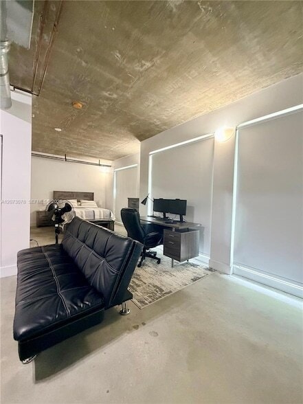 Building Photo - 455 NE 25th St Unit 4D