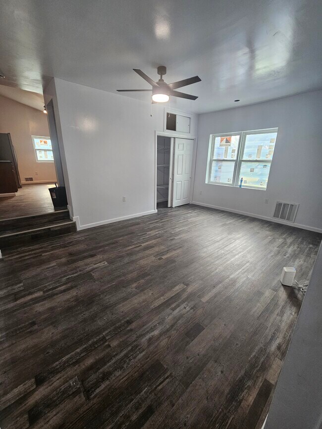 Photo - 3144 Bohem St