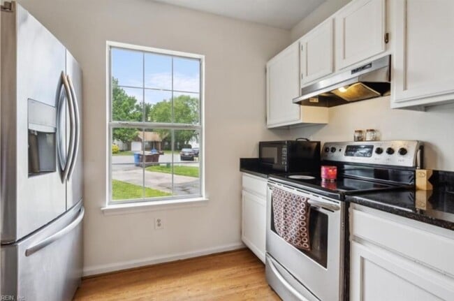Photo - Charming Chesapeake Ranch on a Cul-de-Sac!