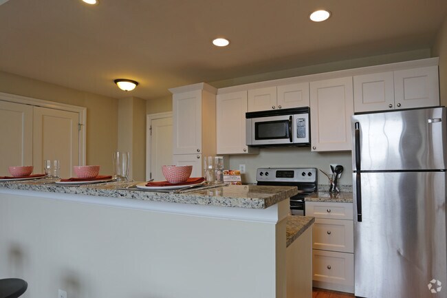 Photo - 2100 Parkway