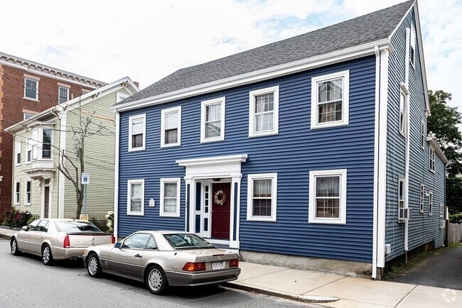 Building Photo - 42 Essex St Unit 2 Rental