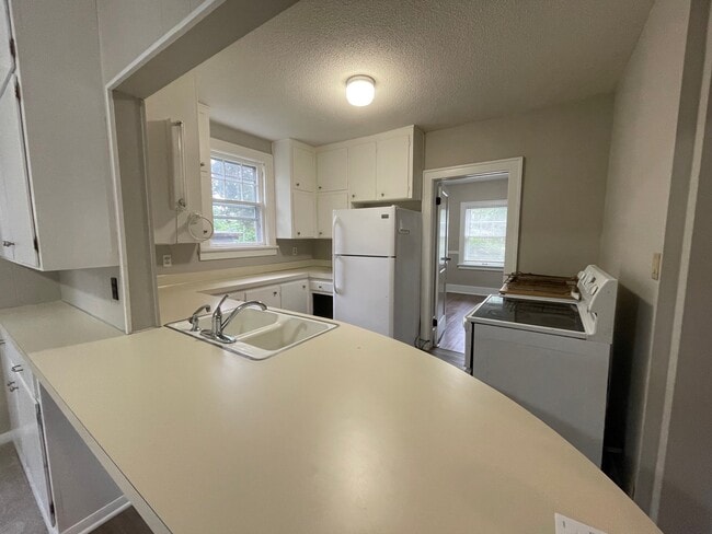 2209 Iowa St