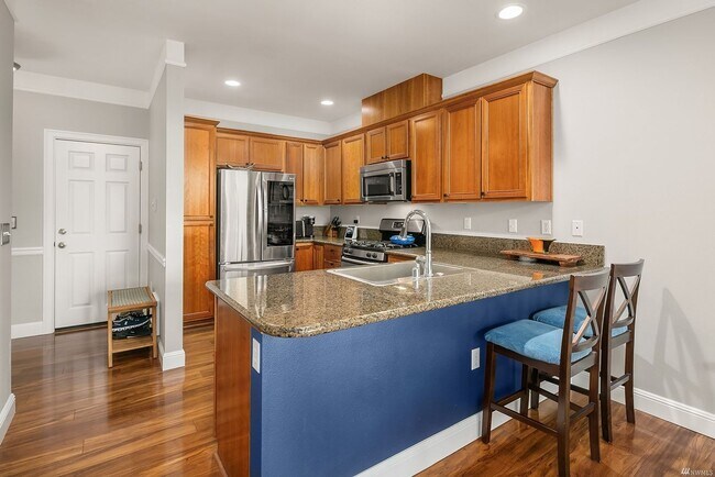 Photo - Renton/Talbot area Townhome in gated community!  3 bedroom 3.5 bathroom. Available NOW!!