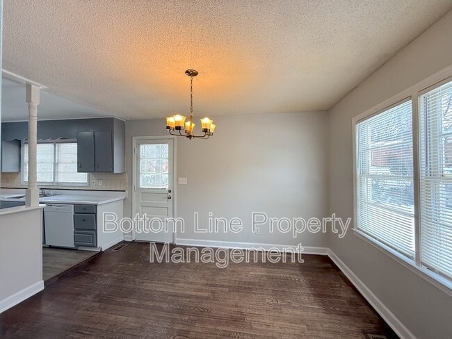 Photo - 907 Bannister Pl