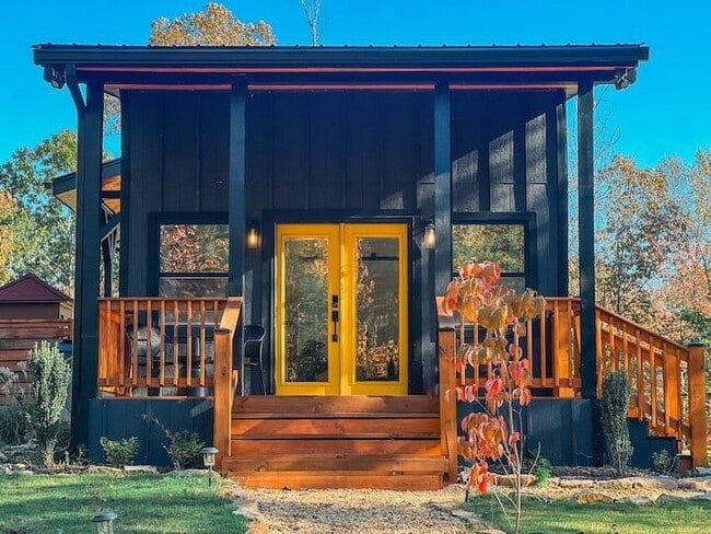 Building Photo - 300 Burbano Creekside Lndg