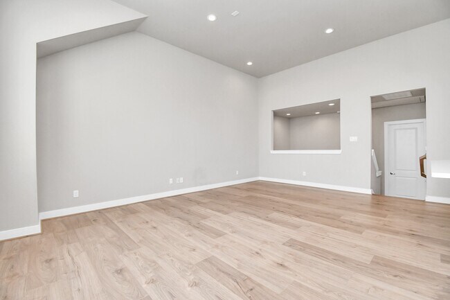 Photo - 1105 Olivier Ln