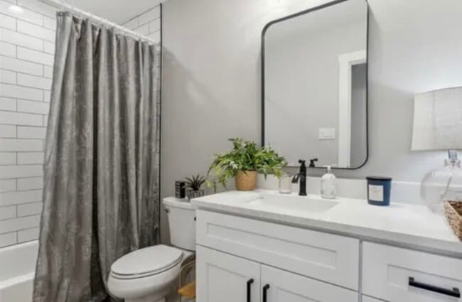 Photo - 2314 Creekview Dr