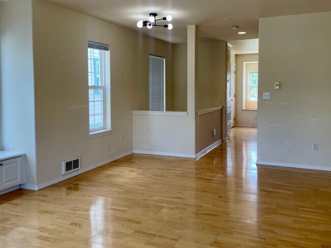 Photo - Light Filled Townhome - Judkins Park
