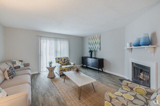 2BR, 2BA - 1,037SF - Living Room