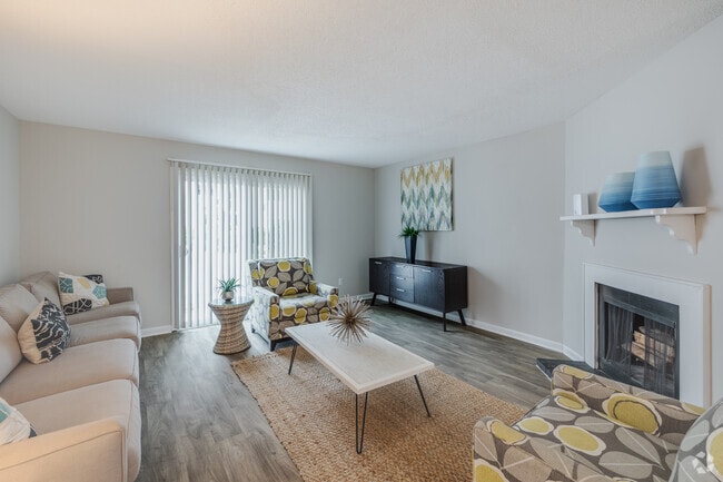 2BR, 2BA - 1,037SF - Living Room - West Wind