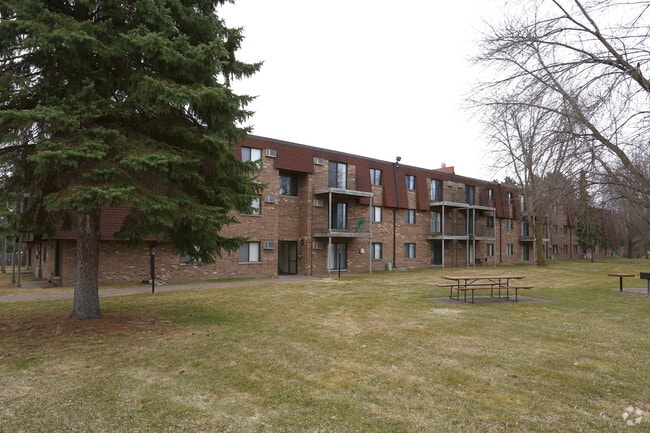Sunrise Court Apartments - Sunrise Court Apartments