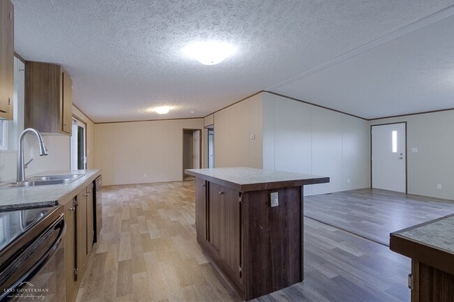 160 Clays Ct