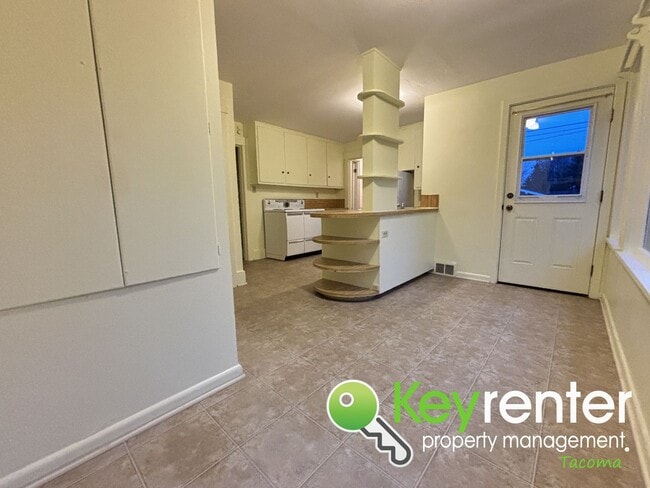 Photo - One Bedroom Triplex Unit in the Heart of Tacoma’s Proctor District!