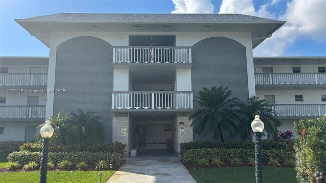 Building Photo - 1200 Hillcrest Ct Rental