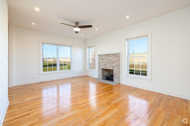 H Style - Family Room