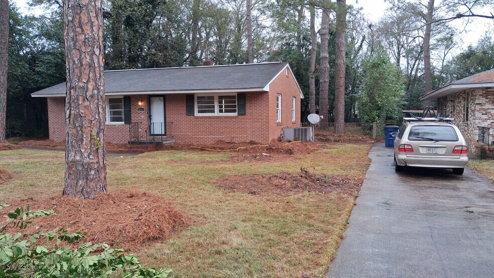2557 Delano Dr