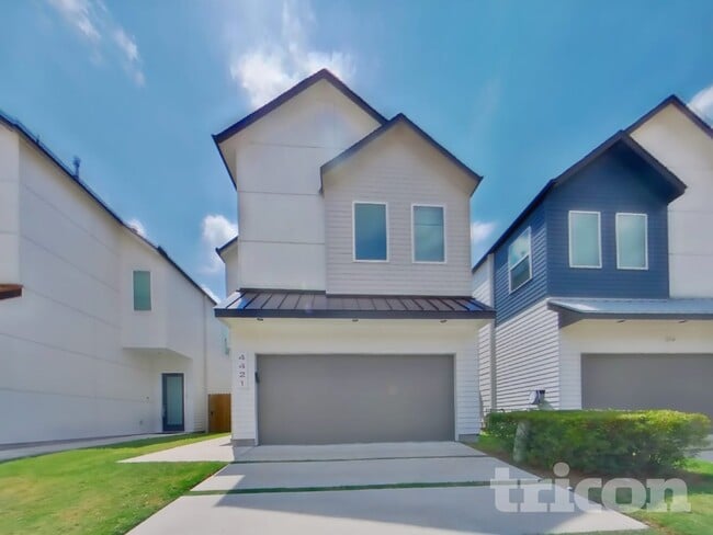 4421 Bora Bora Ln