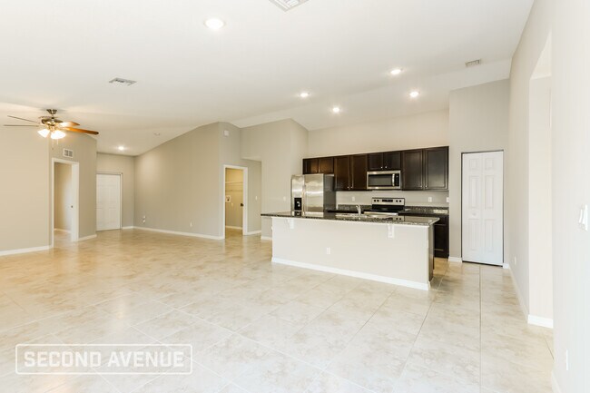 Photo - 1426 Paramount Ave SE