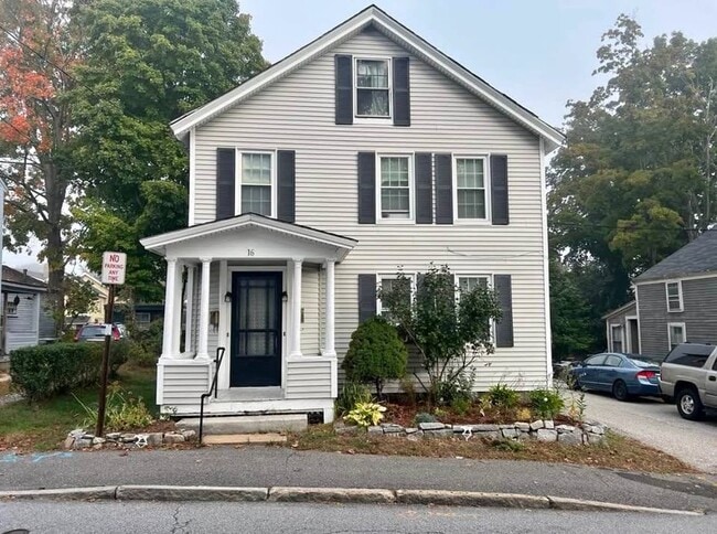 Front Entry - 16 Chapel St Unit B