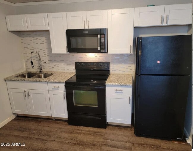 Building Photo - 9117 W Grand Ave Unit B Rental