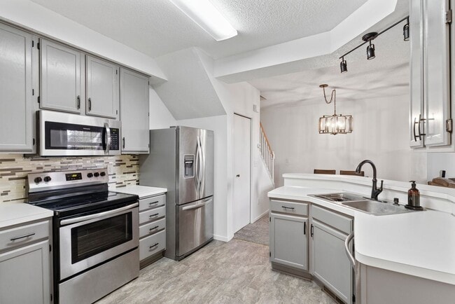 Photo - Great 2 bedroom, 1.5 bathroom Townhome in ...