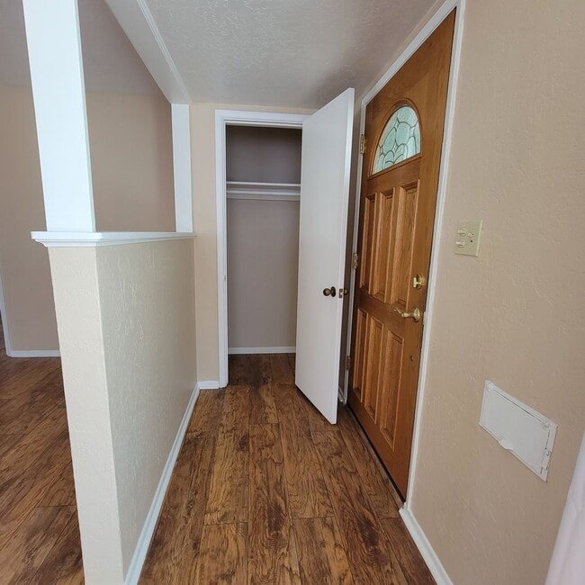 Photo - Adorable 2 bed 1.5 bath house with HUGE yard!!