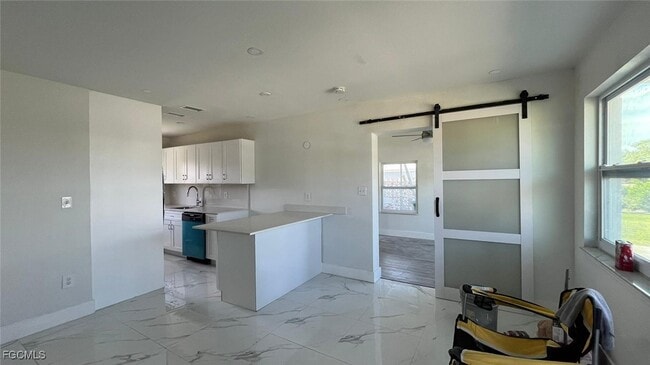 Photo - 21043 Gladis Ave