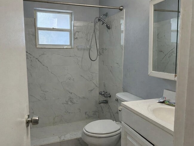 Photo - 5016 22nd St W