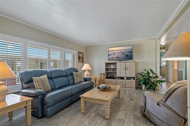 Photo - 3301 US-19 ALT