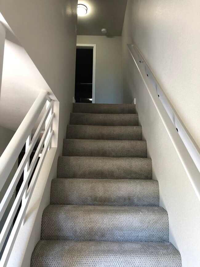 19846 SW 68th Ave Townhome Townhome Rental in Tualatin OR