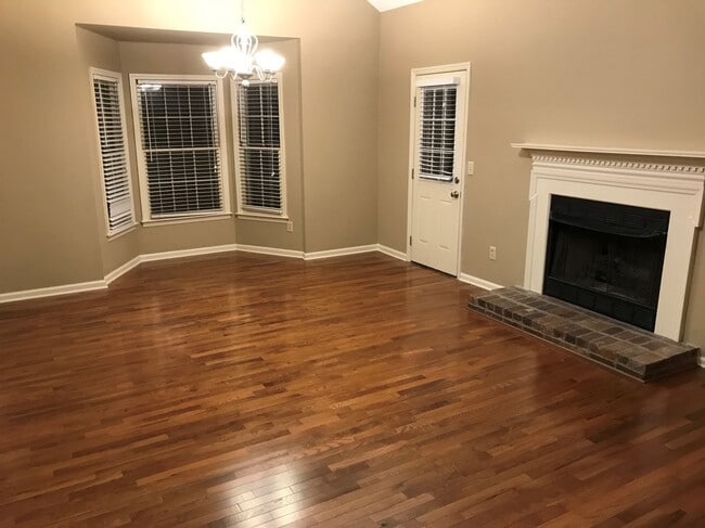 Living Room - 1010 Hammack Ct