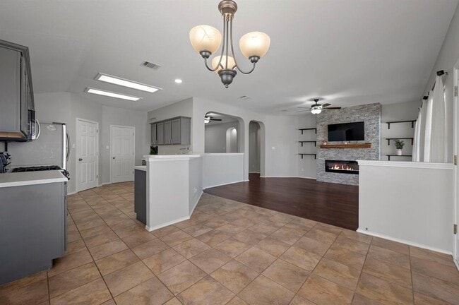 Photo - 1500 Lochaline Loop