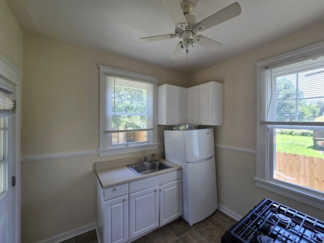 Photo - 105 E 32nd St