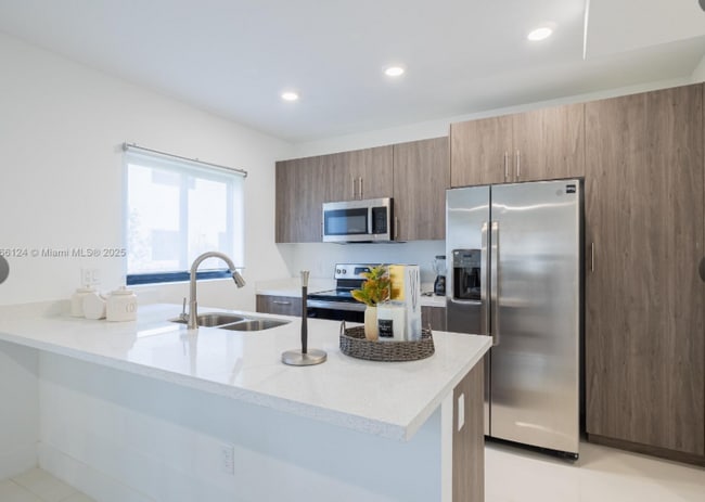 Photo - 1184 NW 2nd Ln