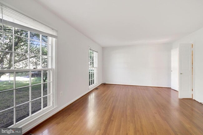 Photo - 8208 Gainsborough Ct W