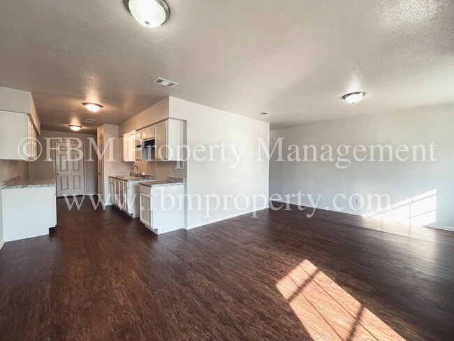 Photo - 1603 S Hall St Unidad B