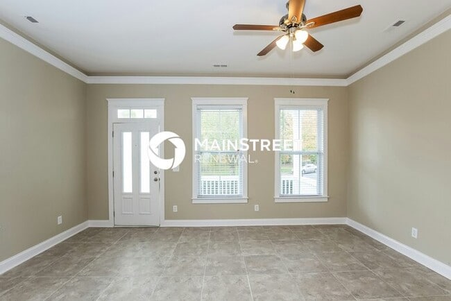 Photo - 3 Bedroom Pet-Friendly Home in Huntersville, NC with Main Street Renewal