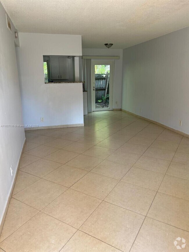 Building Photo - 1111 SW 4th St Unit 1 Rental