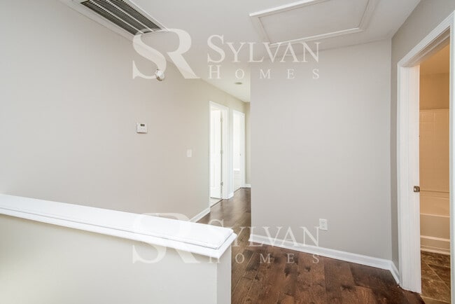 Photo - Gorgeous 4-bedroom, 2.5-bathroom house