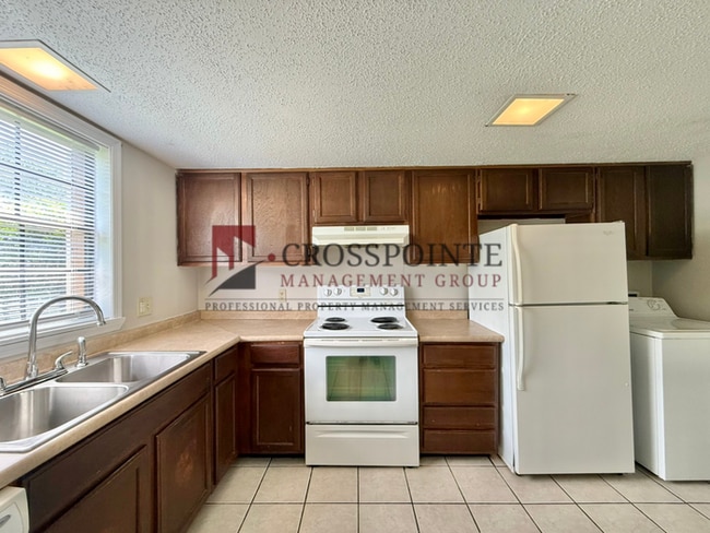 Photo - Available now! Beautiful 3 bedroom 1.5 bath Townhome in Tyler!