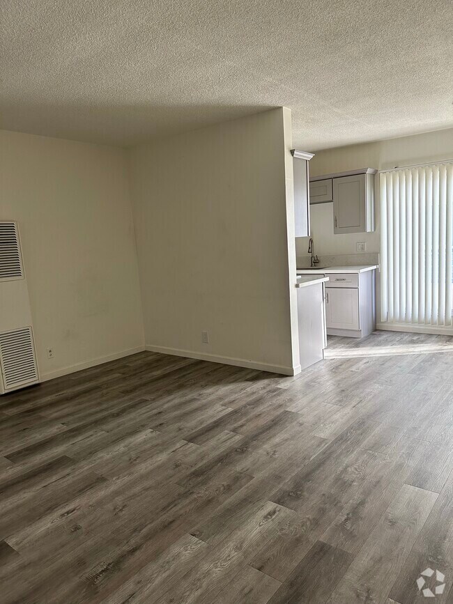 Loyola Marymount University OffCampus Housing & Apartments